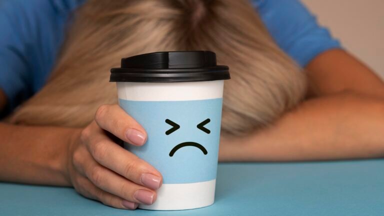 Alcool et caféine : à limiter en cas d’hyperthyroïdie pour éviter la nervosité