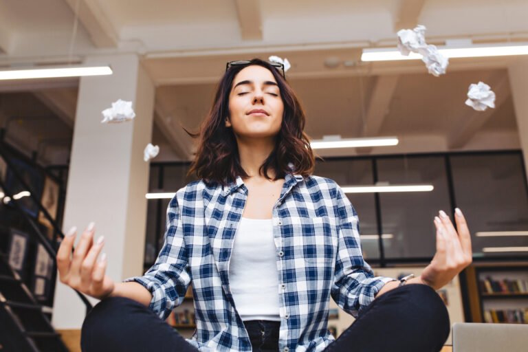 Gérer le stress, qui peut influencer l’immunité et la santé thyroïdienne.
